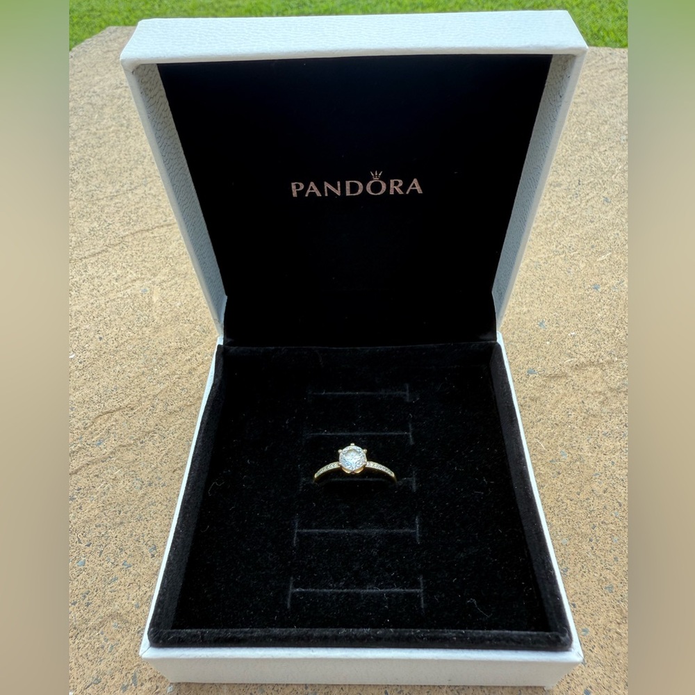 Pandora Ring